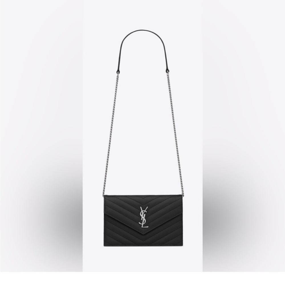 SAINT LAURENT CASSANDRE ENVELOPE CHAIN WALLET IN GRAIN DE POUDRE LEATHER